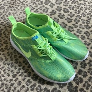 Nike Green Running Shoes Size 10